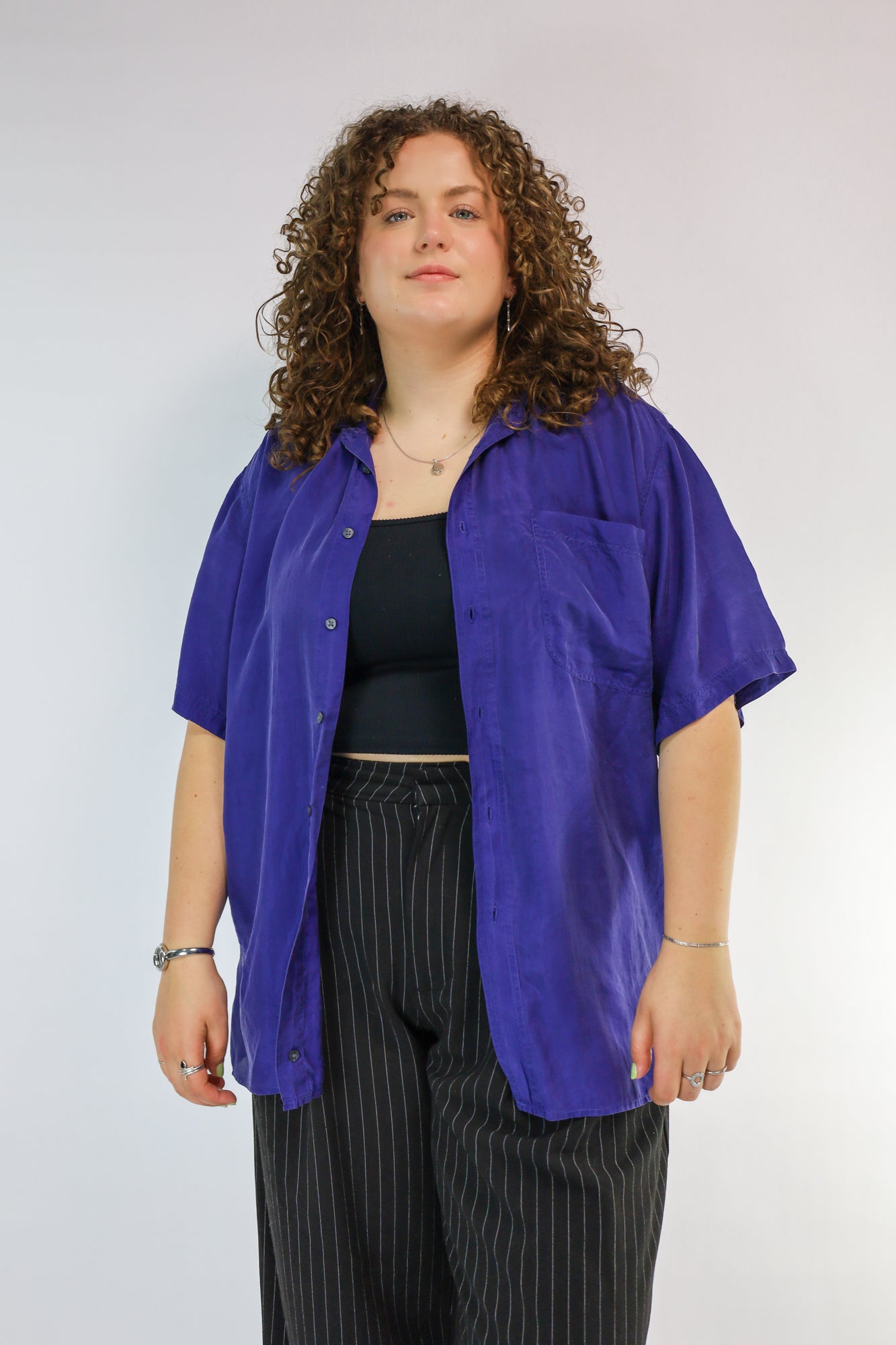 Vintage zijden blouse in diepe paarse kleur,