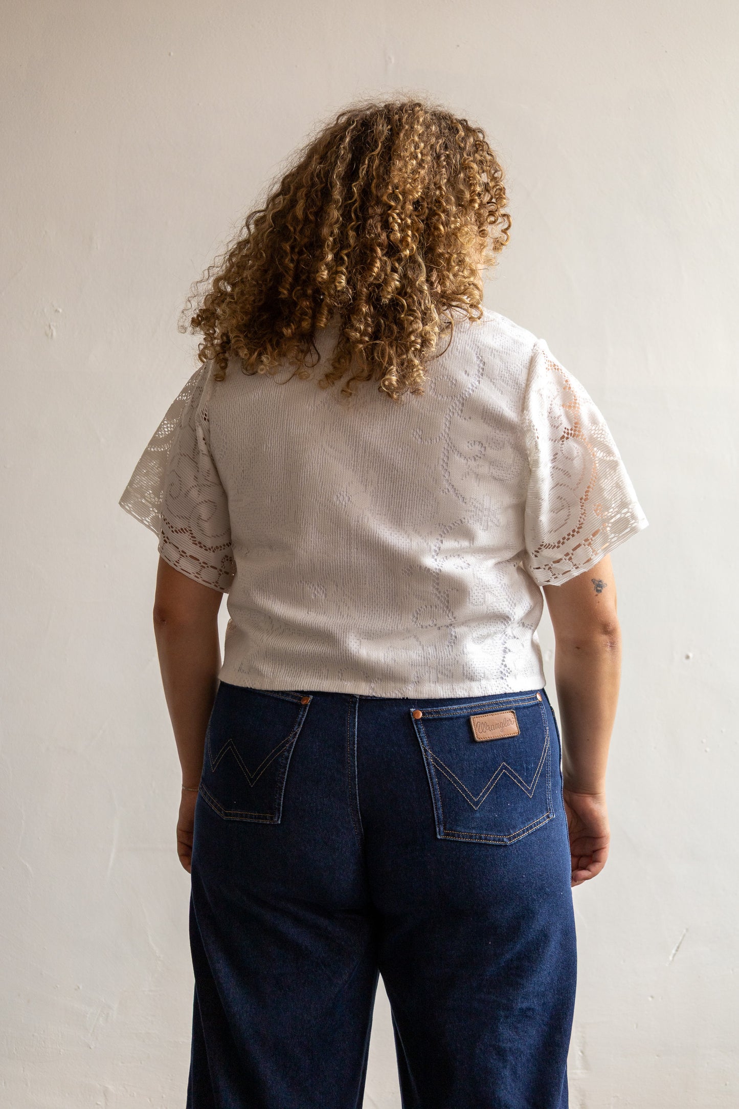 top van vintage tafelkleed - wit kant - L/XL