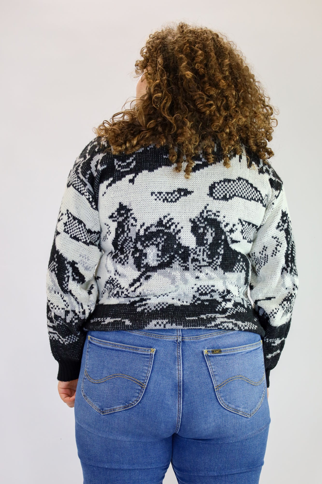 elli black & white knit - XL/XXL