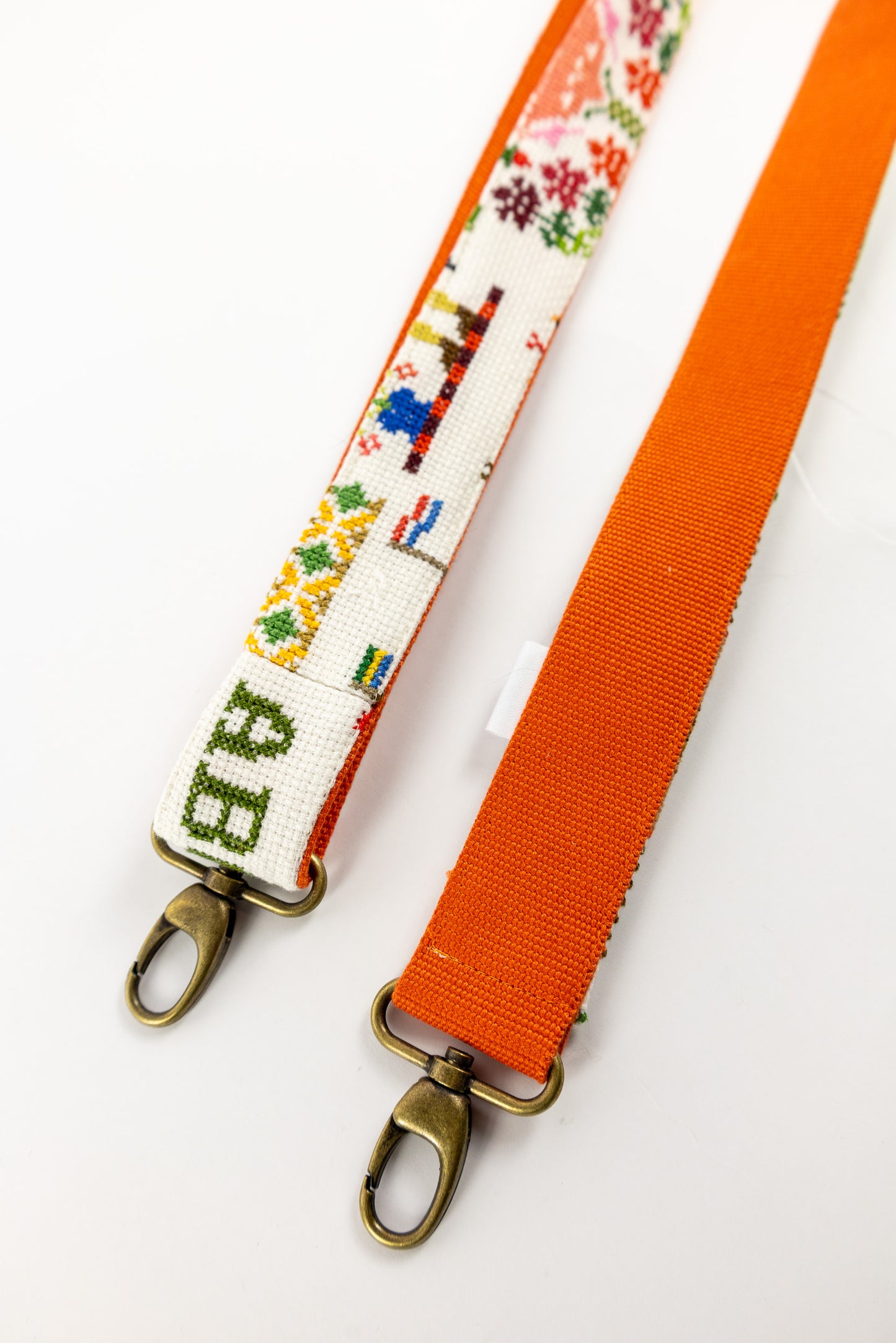 strap van vintage borduurwerk - ABC - verstelbaar