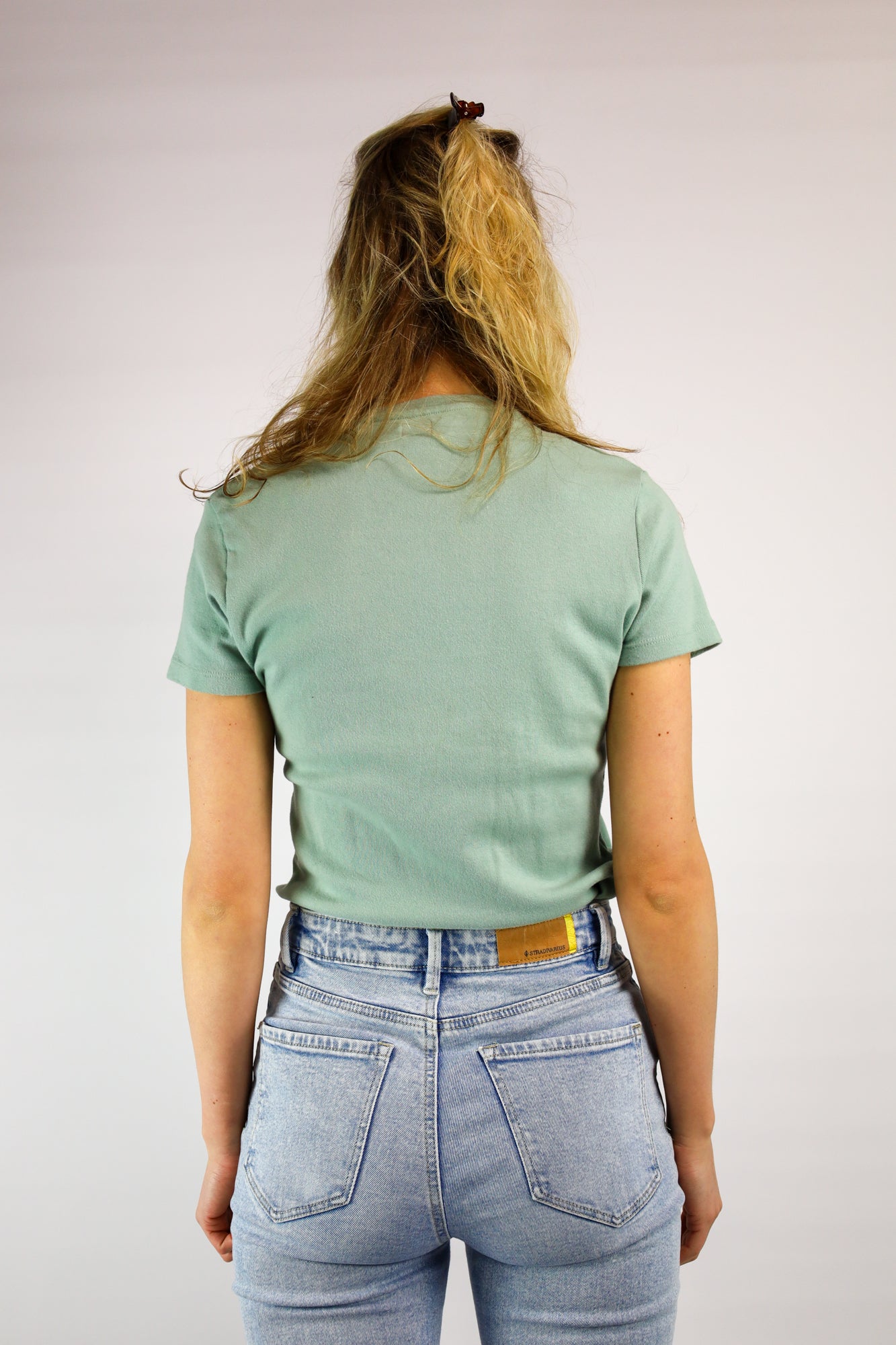 (EN) Classic vintage Levi’s T-shirt, perfect for an effortless casual look.
(NL) Klassiek vintage Levi’s T-shirt, perfect voor een moeiteloze casual look.