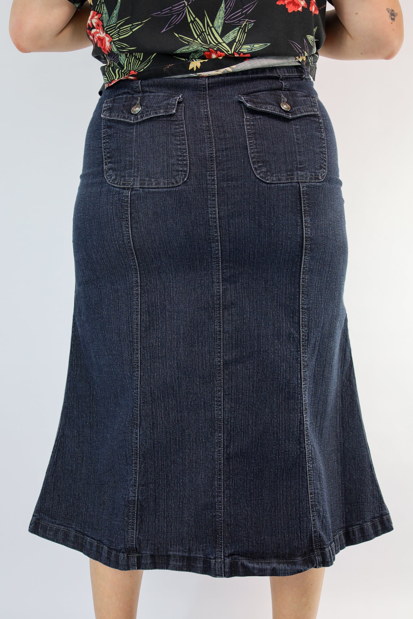 Klassieke vintage jeansrok met gulp sluiting, stretch en zakken voor en achter