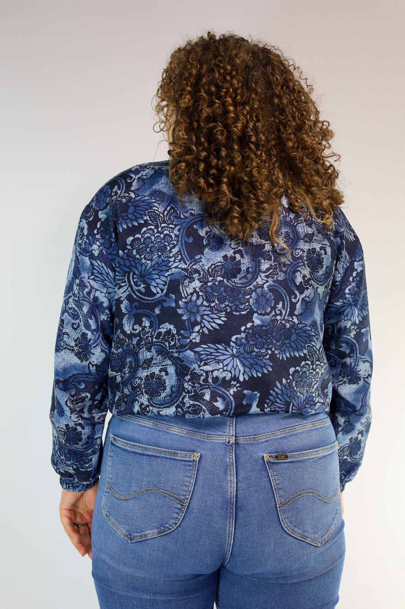 "Oversized vintage bomber van zijde in diepblauwe kleur met zakken en rits
