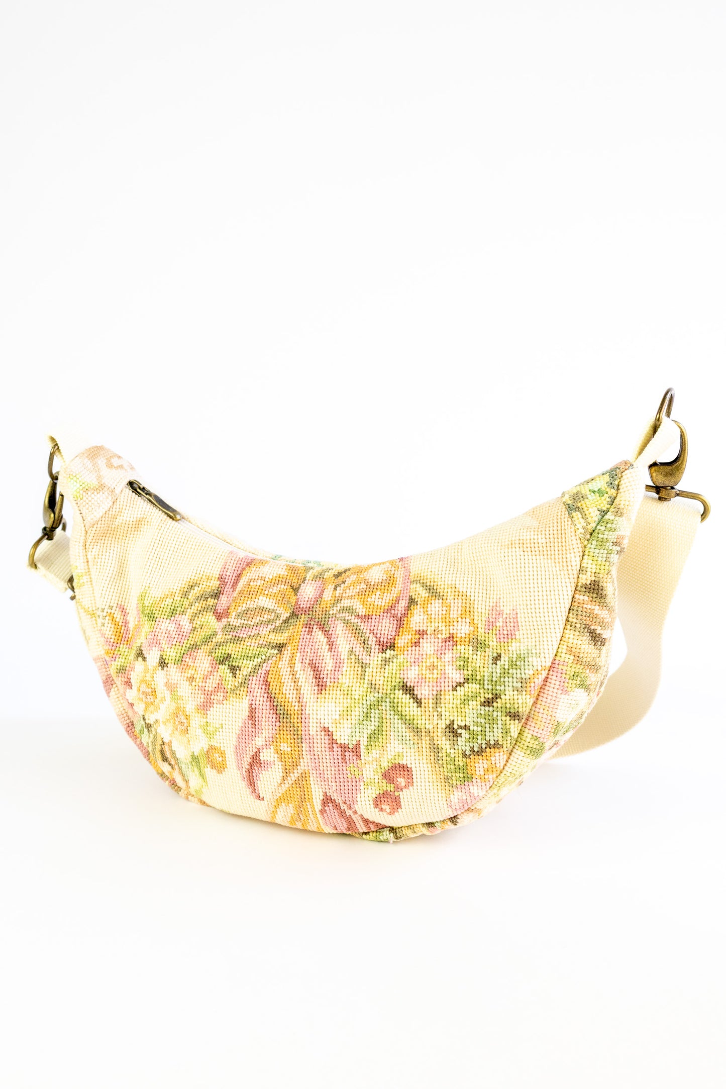 Lola bag M – tas van vintage borduurwerk -wild bloei