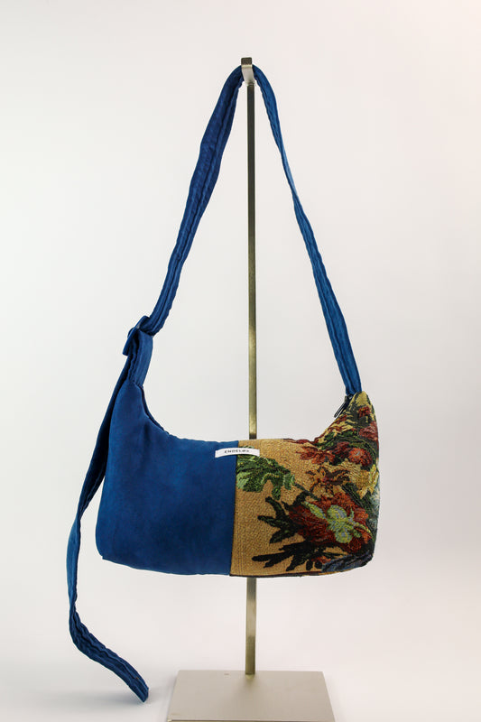 Handgemaakte Demi Bag van gobelin-stof en vintage materialen,