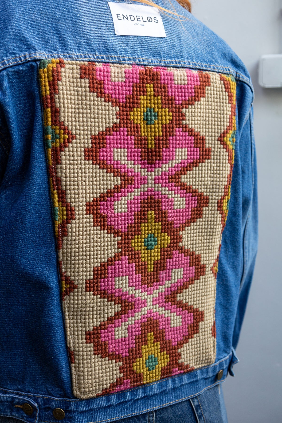 Remade jacket met borduurwerk - tapijt - XL
