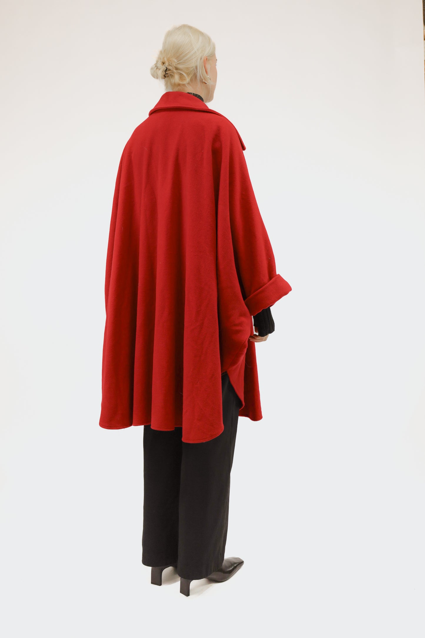 jula red cape - one size