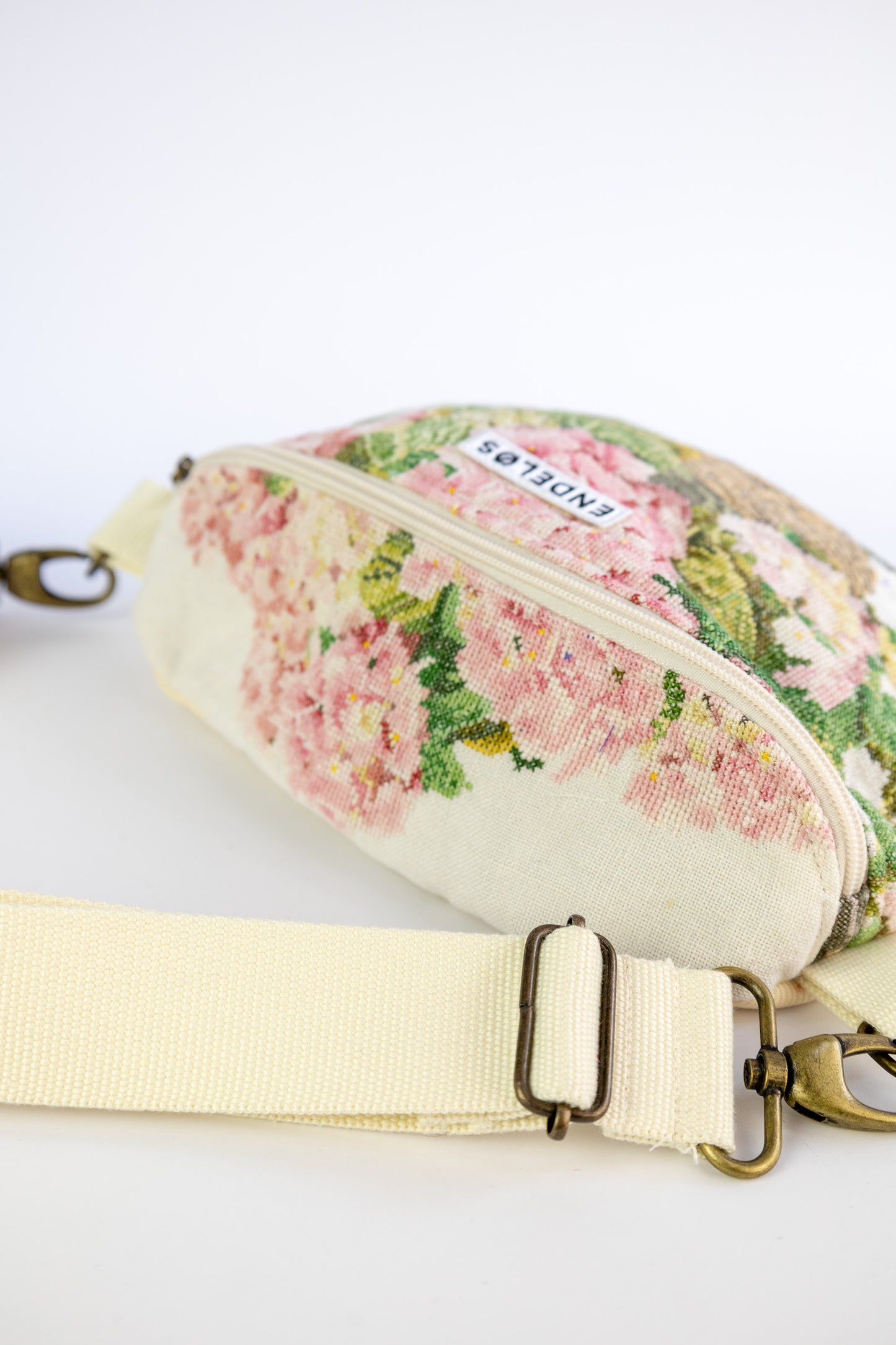 Zoe bag – tas van vintage borduurwerk - hortensia