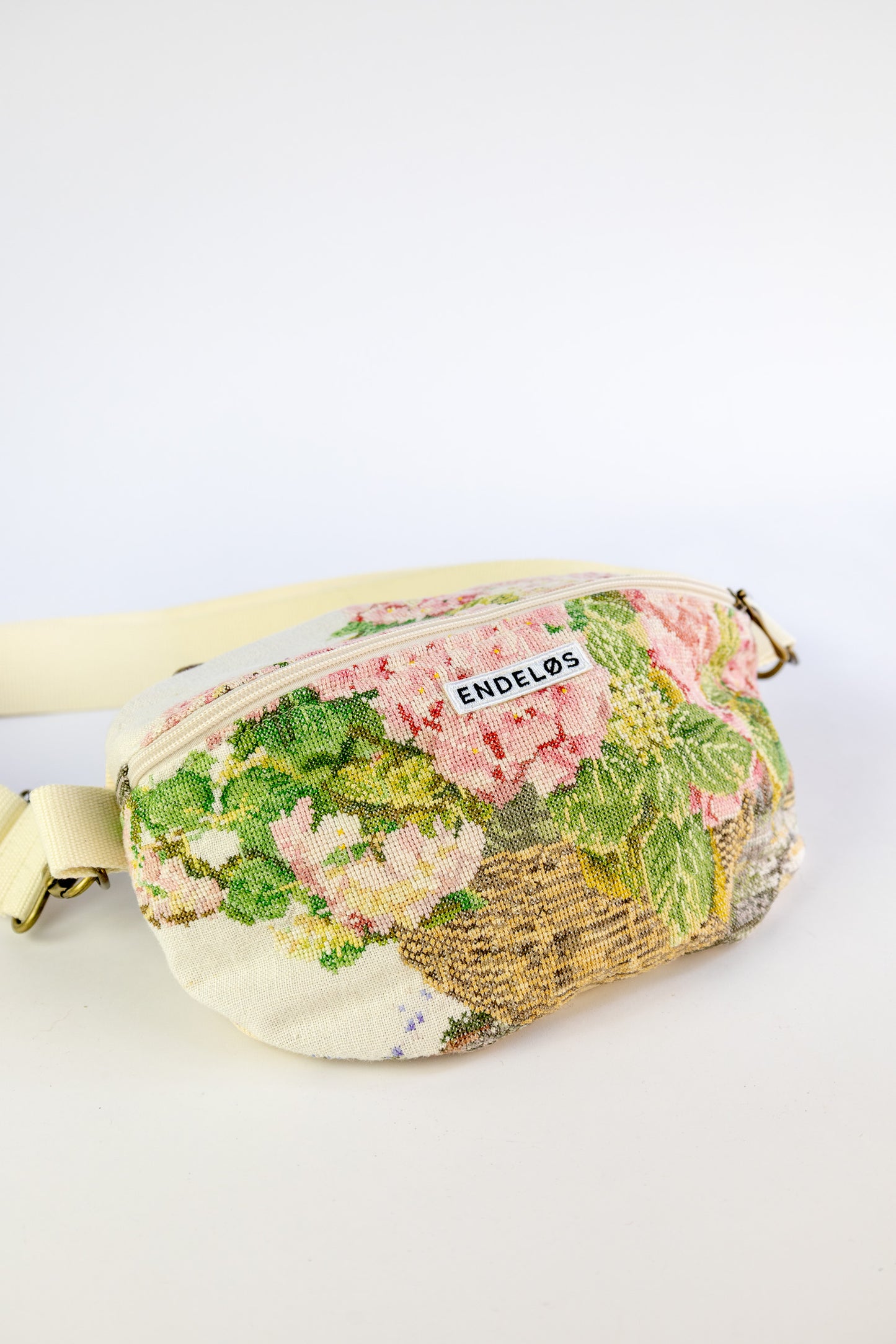 Zoe bag – tas van vintage borduurwerk - hortensia