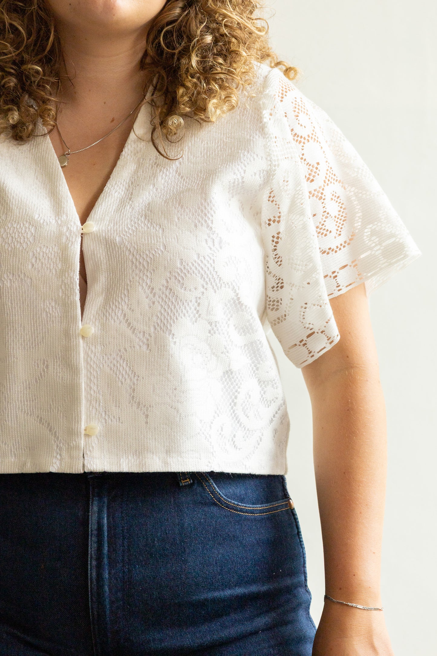top van vintage tafelkleed - wit kant - L/XL