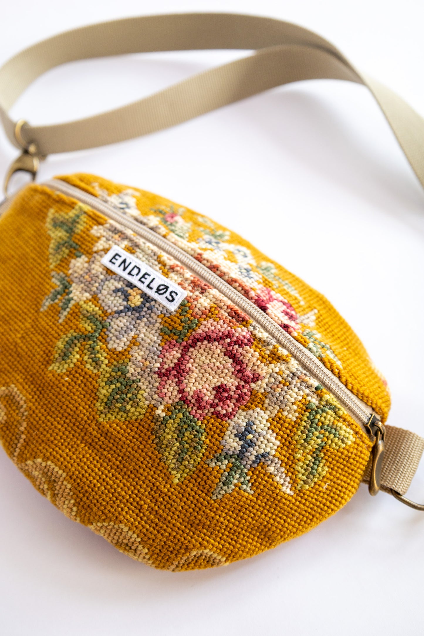 Zoe bag – tas van vintage borduurwerk - 2608