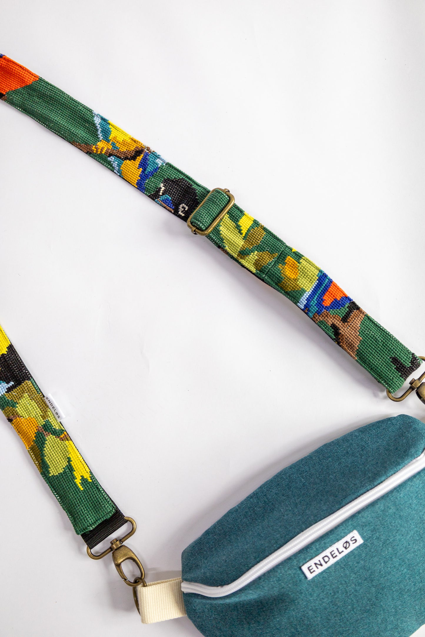 strap van vintage borduurwerk - papegaai - verstelbaar