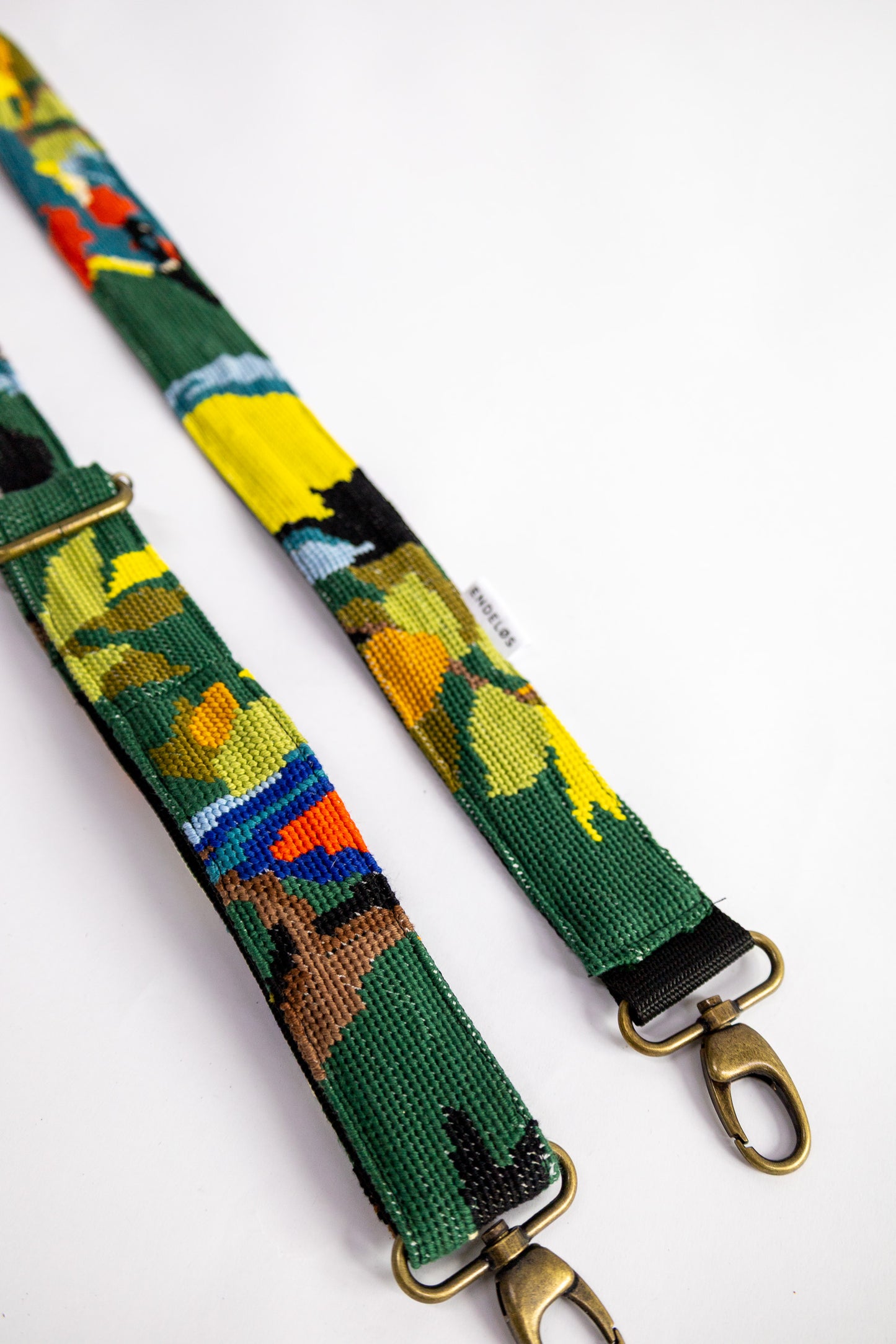 strap van vintage borduurwerk - papegaai - verstelbaar