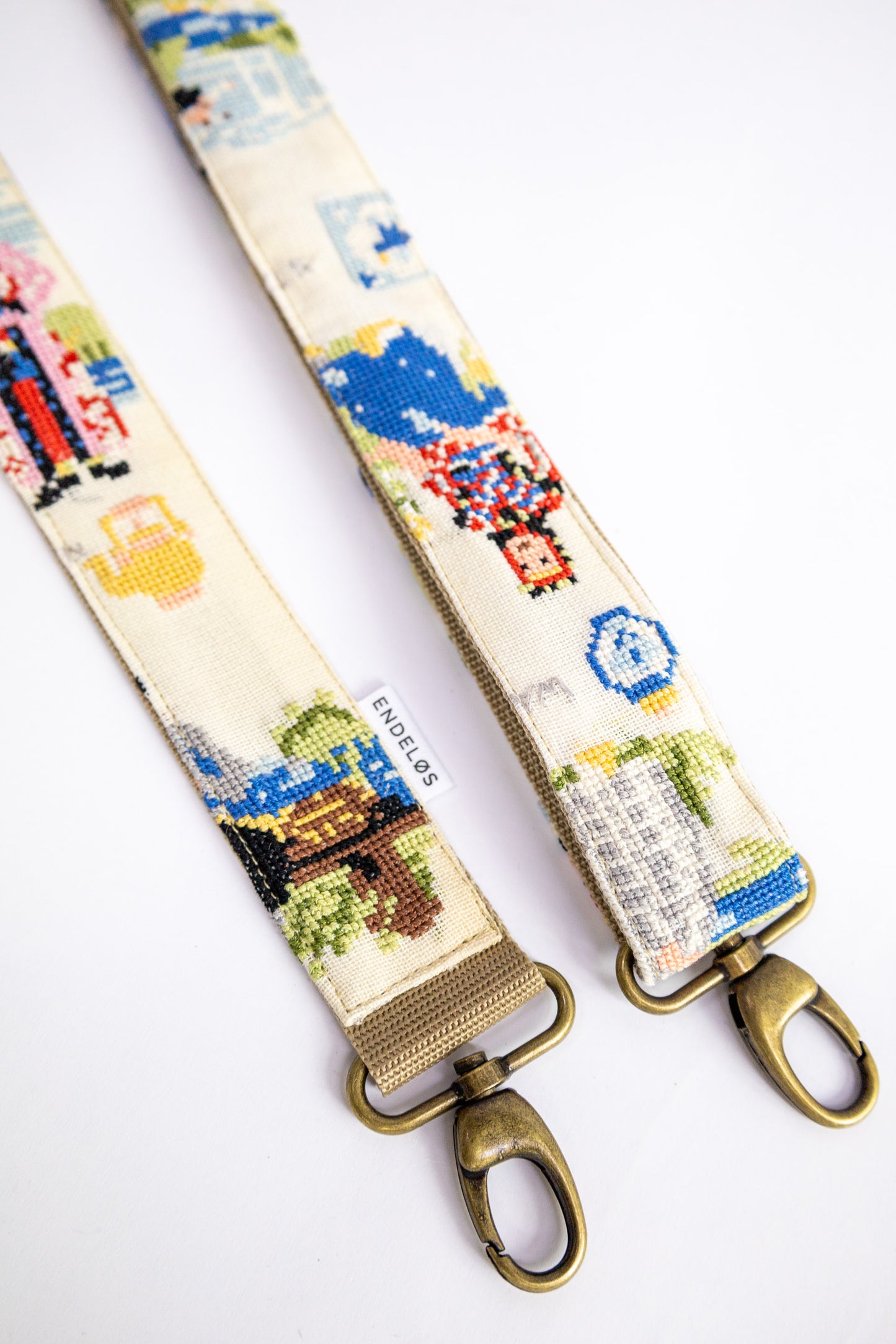 strap van vintage borduurwerk - klederdracht - verstelbaar