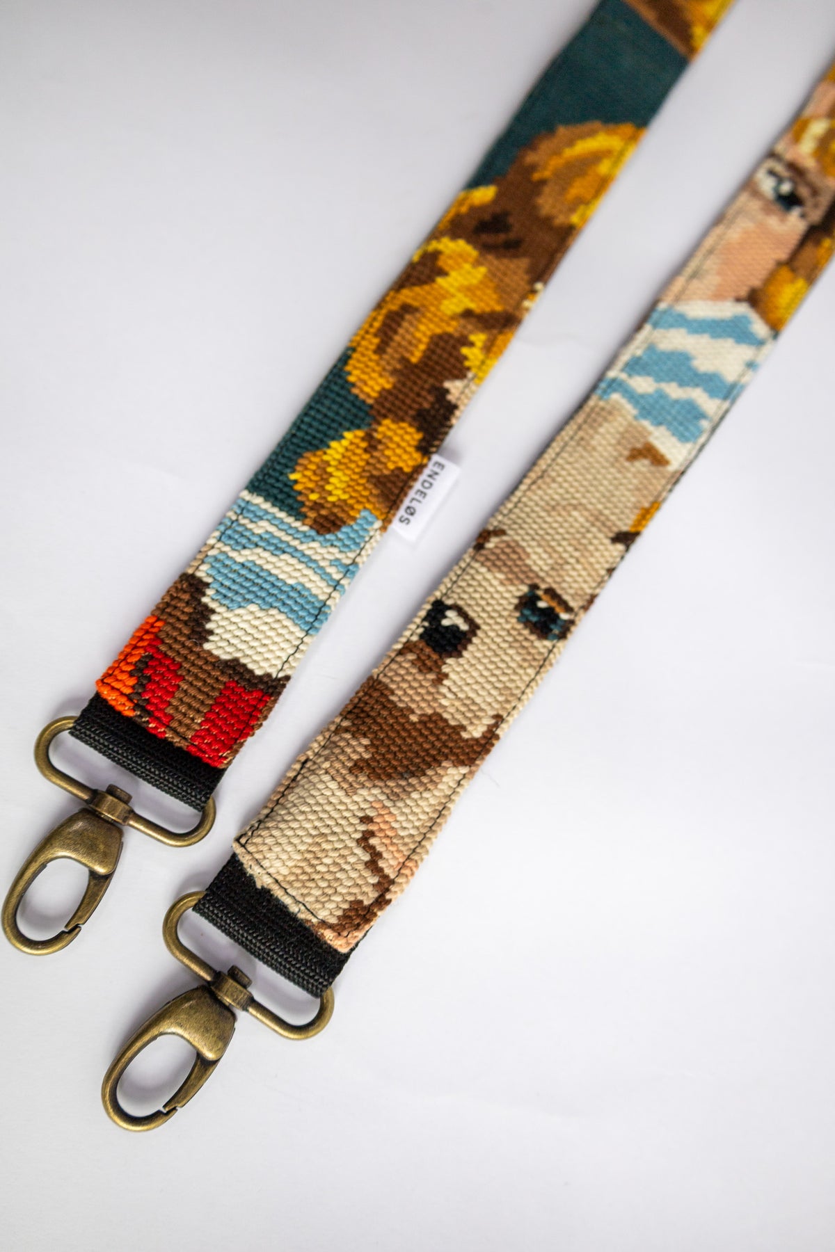 strap van vintage borduurwerk - meisje met hond - 145 cm
