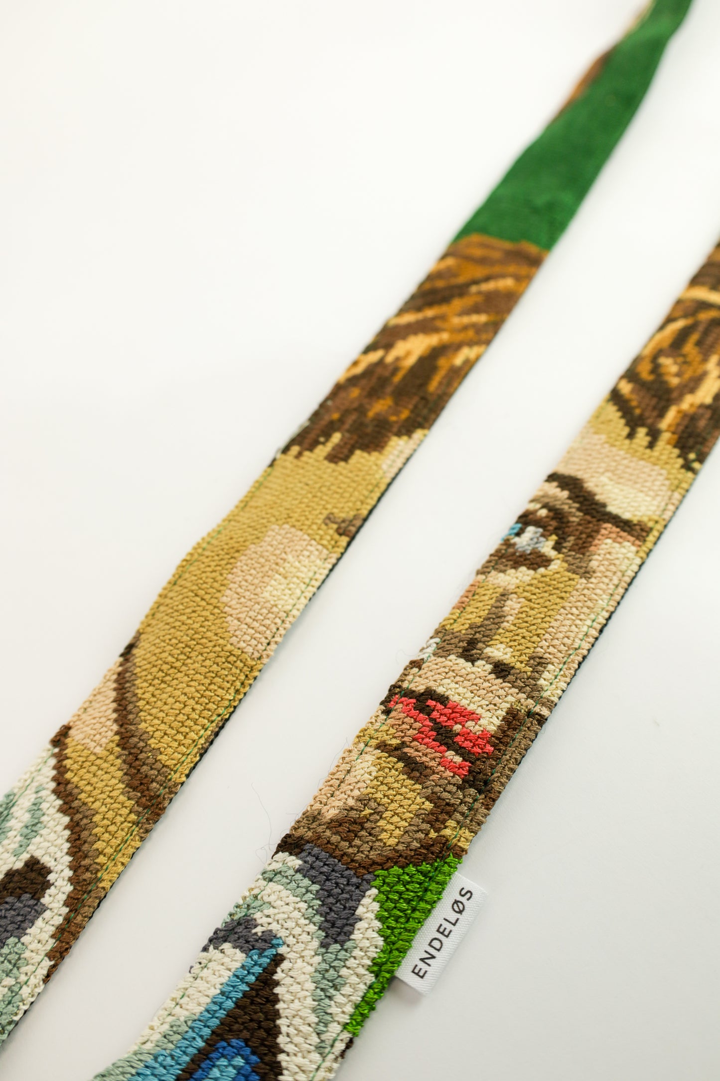 strap - huilende jongen - 157 cm