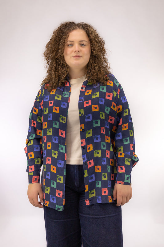 vintage blauwe blouse voorkant cupro stof geblokt dessin lang model