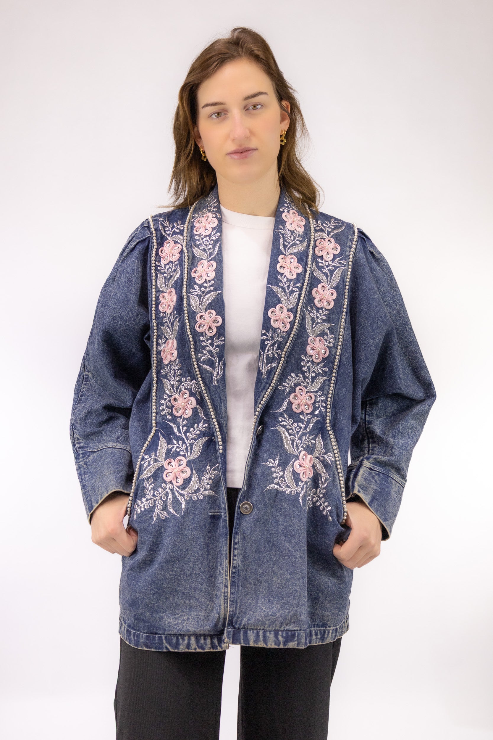 heuplang vintage denim jacket voorkant sjaalkraag bloemen borduursel parels