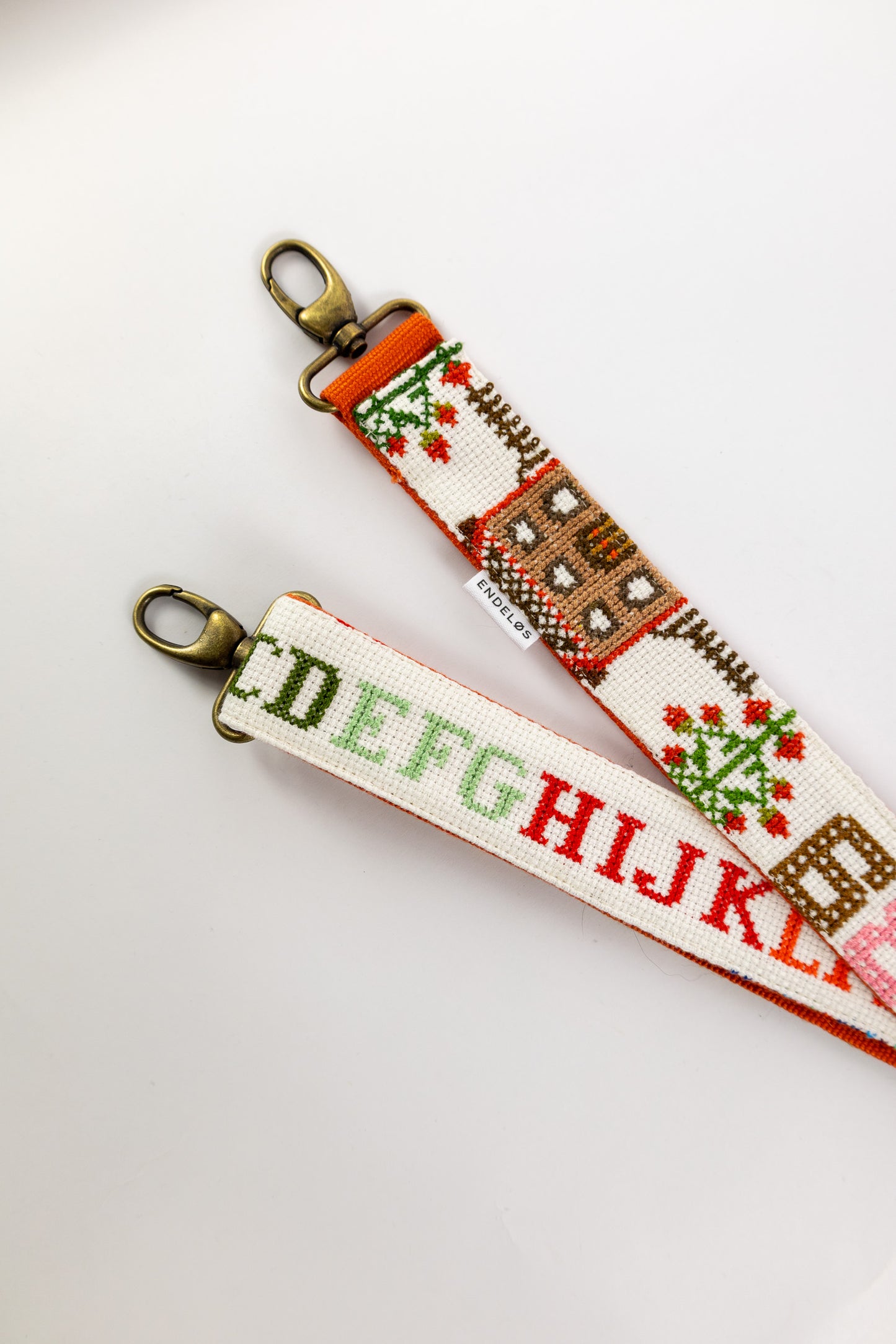 strap van vintage borduurwerk - ABC - verstelbaar