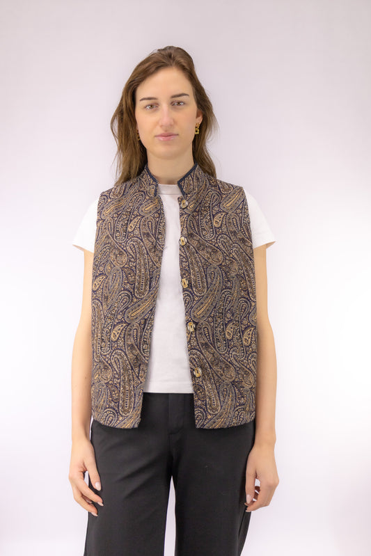 Vintage jacquard geweven gilet in bruin en goud met opstaand kraagje – vooraanzicht