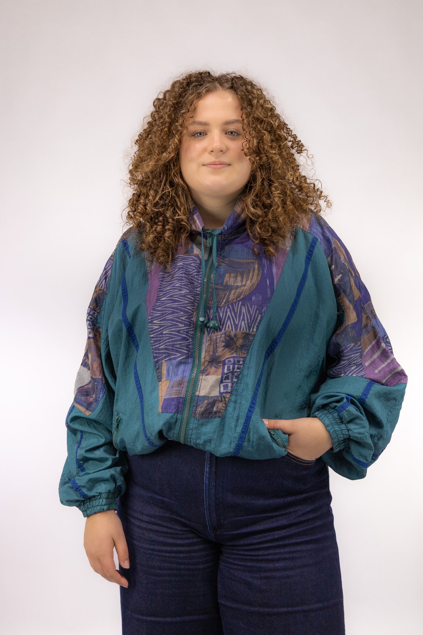 Vintage sports jack in pastel kleuren met opvallende retro uitstraling – vooraanzicht