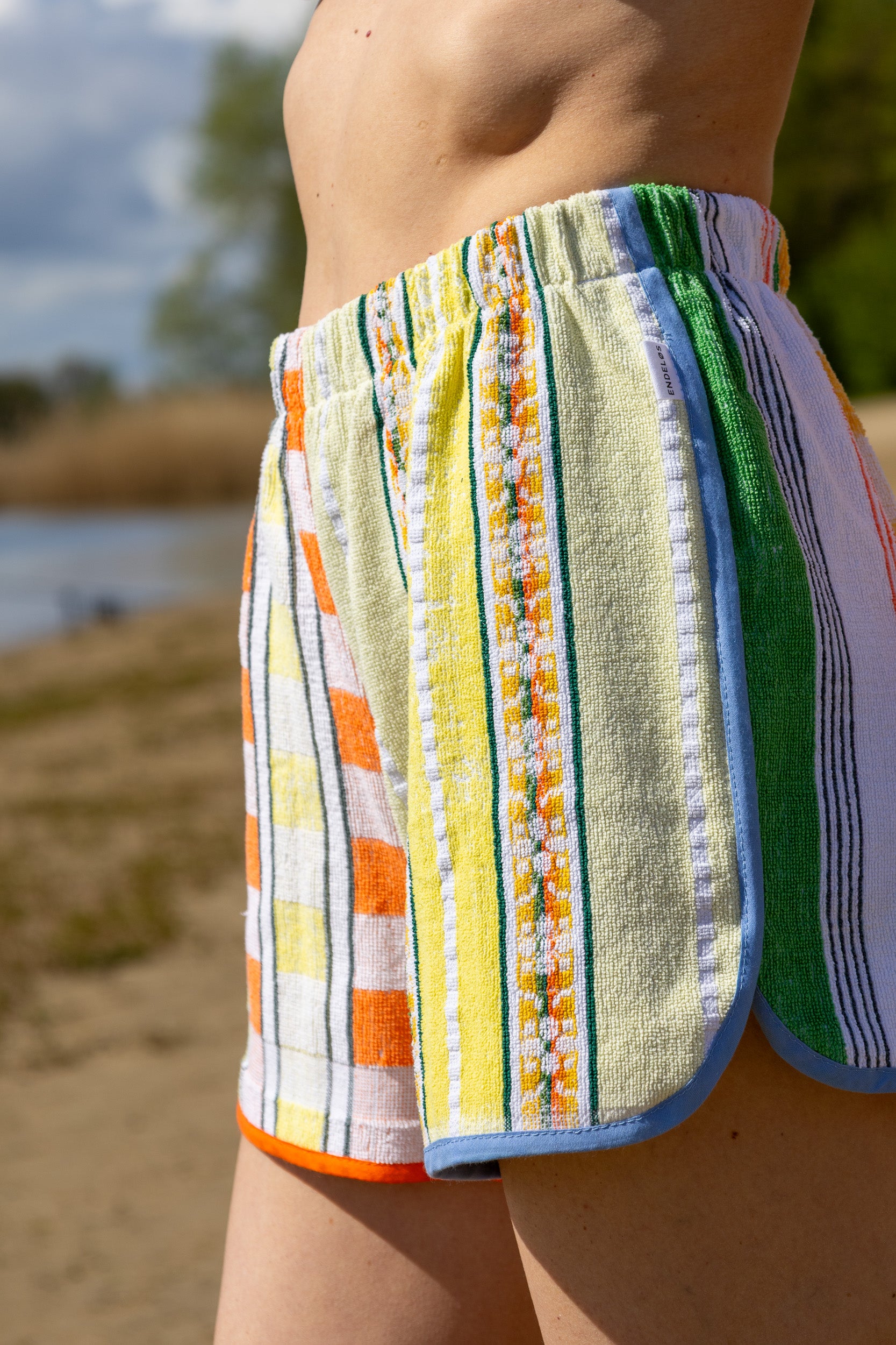 detail biasband afwerking short vintage stof