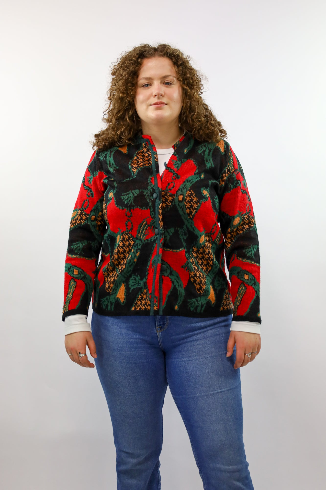 Vintage vest afgewerkt met groen velvet band en luxe velvet knopen.